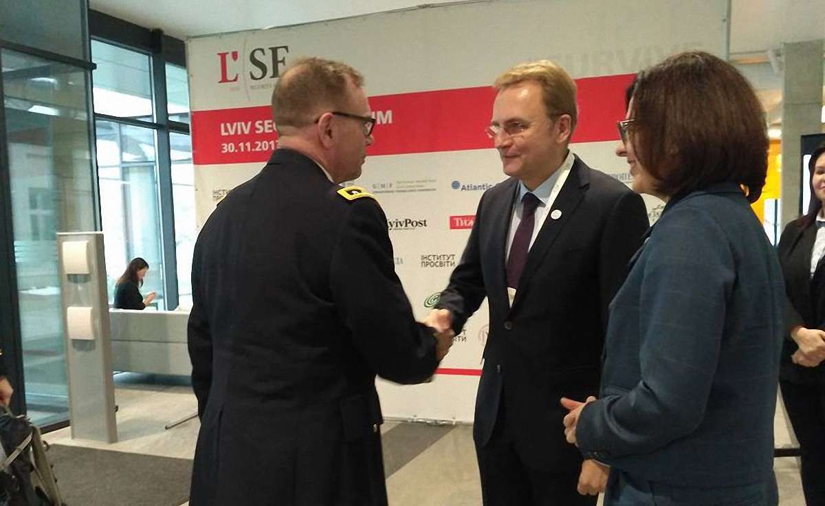 Андрій Садовий назвав умови успішної боротьби з Росією