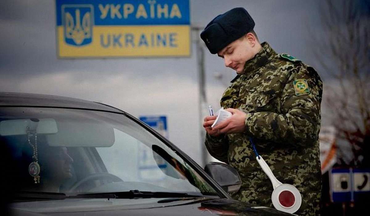 Впродовж тижня троє росіян попросили притулку в Україні через переслідування в РФ