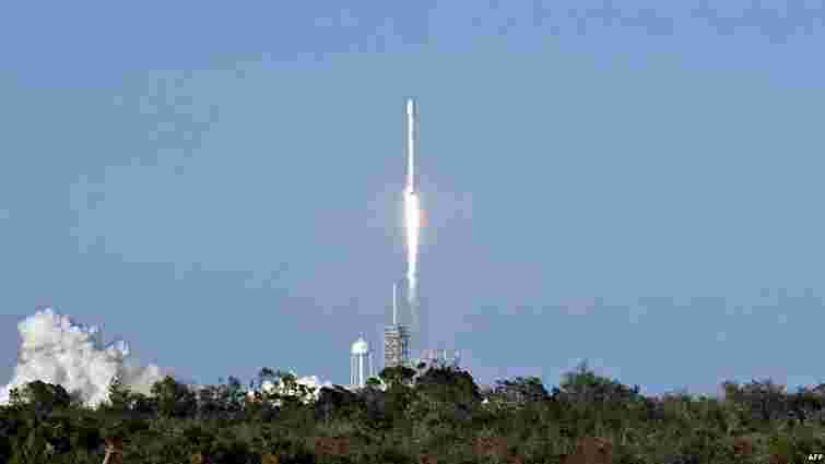 Ілон Маск анонсував перший запуск ракети Falcon Heavy в січні 2018 року