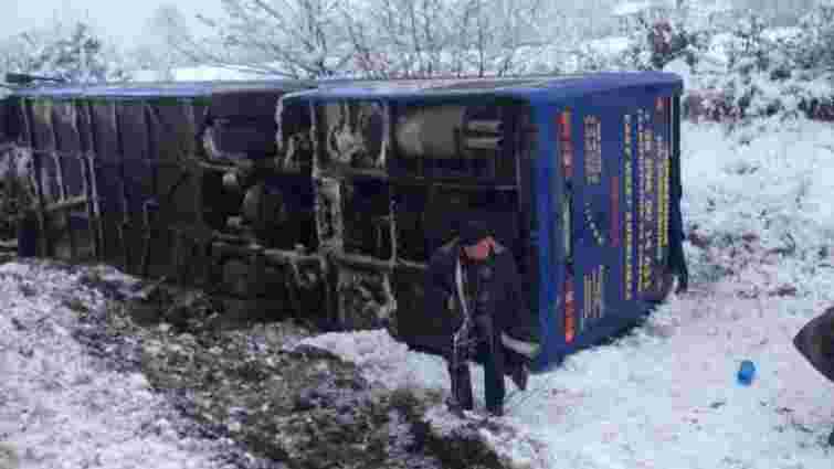 На Львівщині перекинувся автобус з пасажирами, є постраждалі