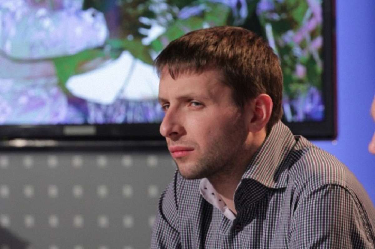 Володимир Парасюк вдарив поліцейського в суді в Маріуполі