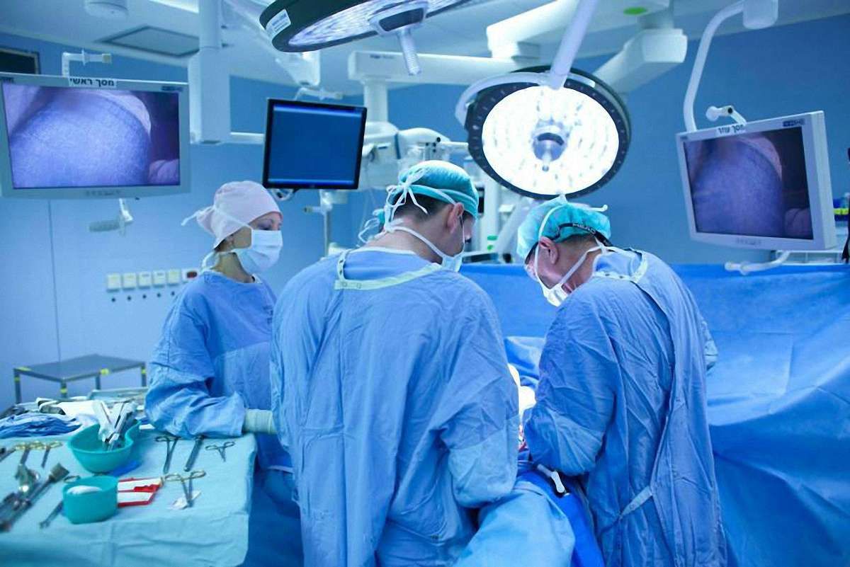 Унікальну операцію 35-річній львів’янці провели місцеві хірурги