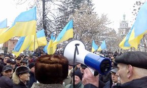 Понад тисяча військових пенсіонерів у Львові протестують проти зменшення їм пенсій