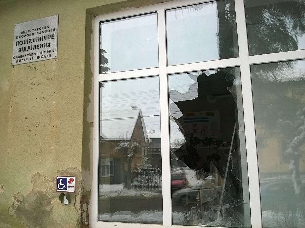 Вночі у Самборі обікрали районну лікарню