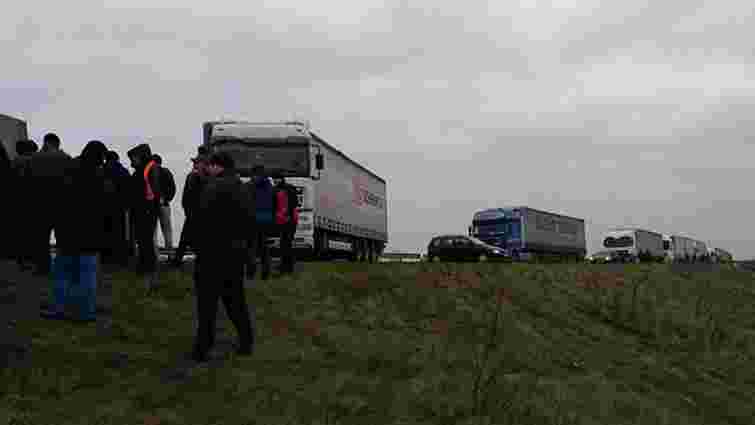 Після переговорів водії вантажівок зняли блокаду українсько-польського кордону