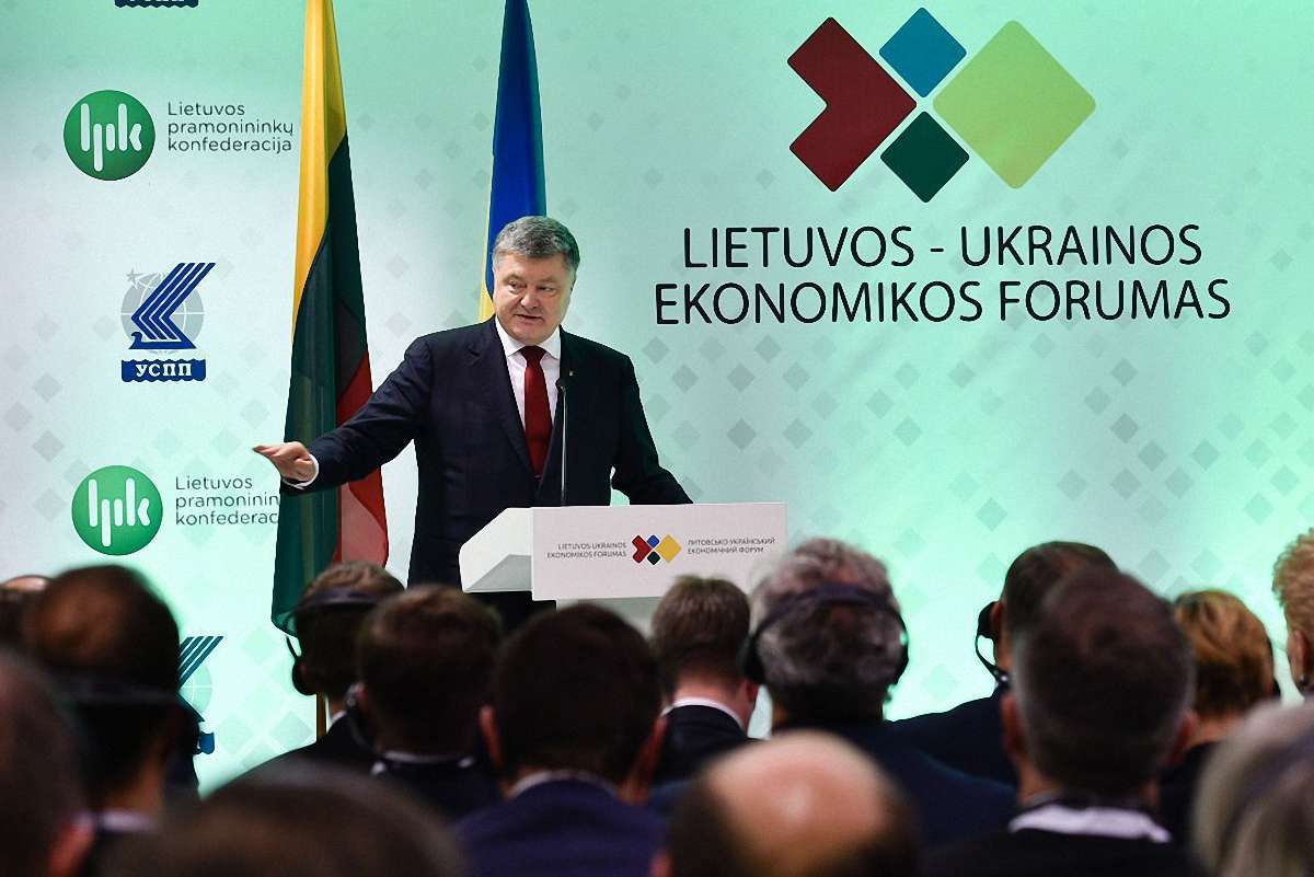 Президент запросив литовських бізнесменів інвестувати в українську економіку