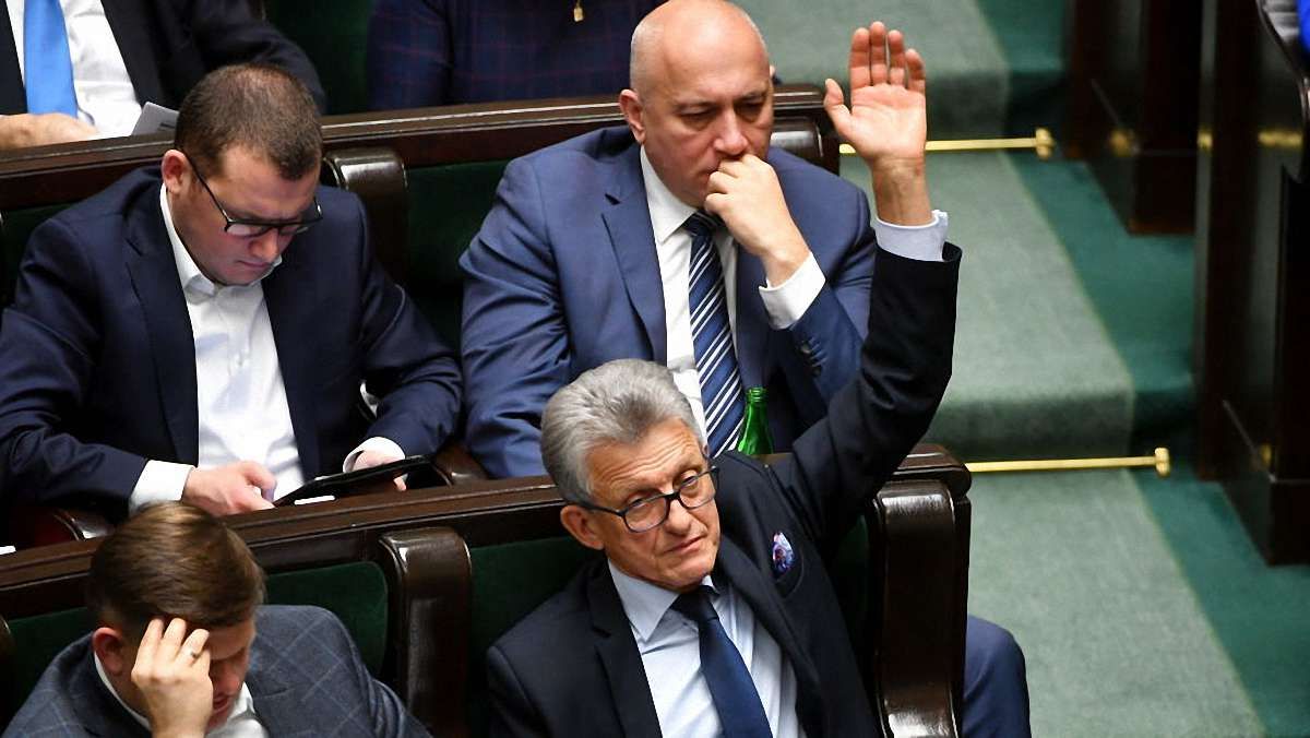 Сейм Польщі ухвалив скандальні закони про судочинство