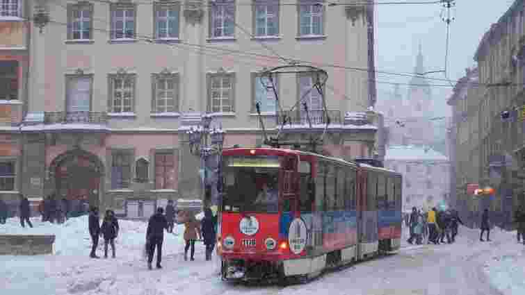Уранці у Львові на маршрути виїхали близько 450 одиниць громадського транспорту