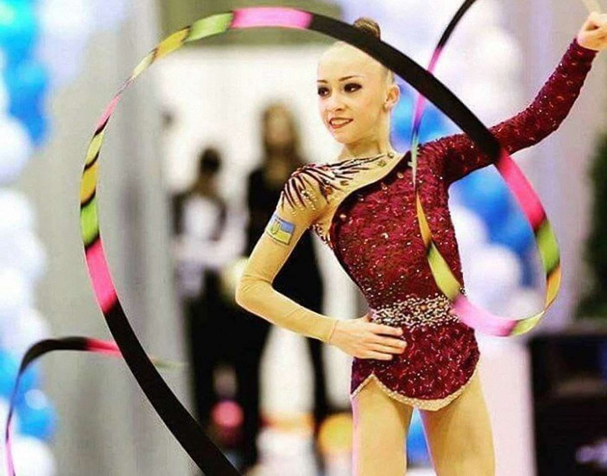 Львівська гімнастка Христина Погранична здобула п’ять медалей в Дубаї