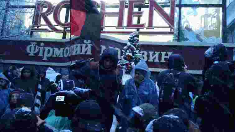 Прихильники Саакашвілі в Києві заблокували магазин «Roshen»