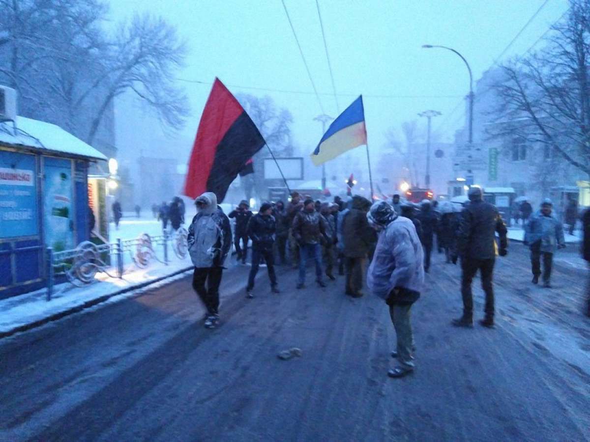 Учасники «Маршу за імпічмент» прийшли під ГПУ вимагати відставки Луценка
