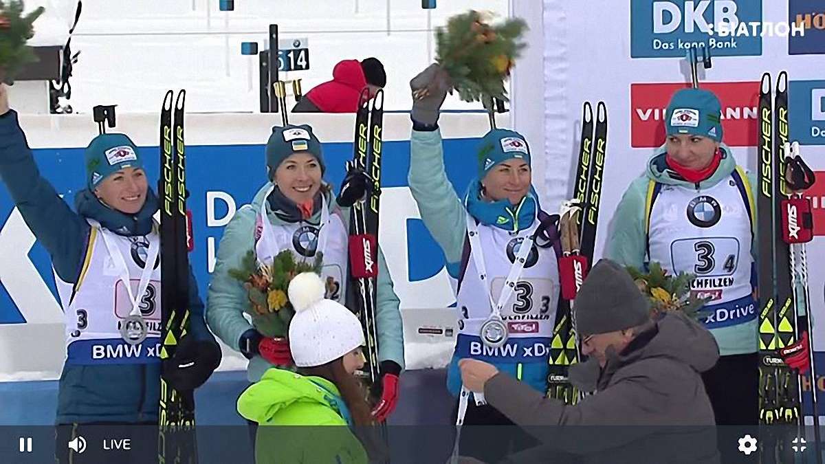 Жіноча збірна України з біатлону здобула срібні нагороди в естафеті у Хохфільцені