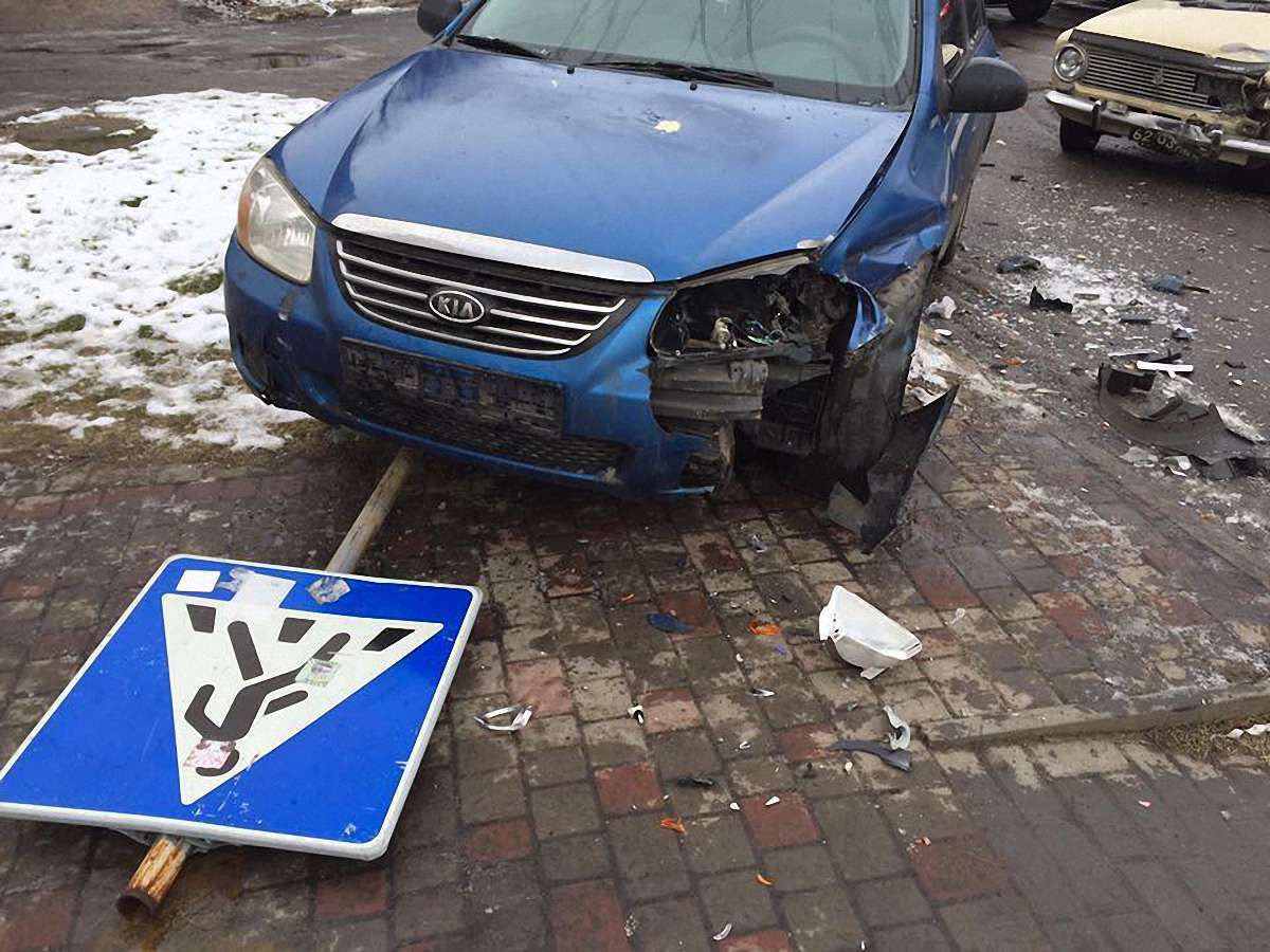 У центрі Червонограда зіткнулися два авто 