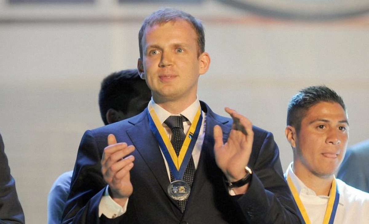 Утікач Сергій Курченко подав до суду на президента Петра Порошенка