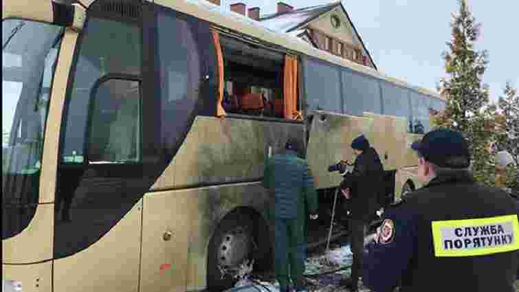 Польський автобус біля Львова обстріляли з гранатомета