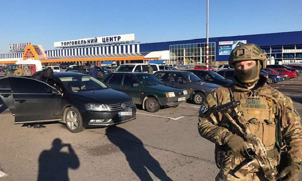 СБУ затримала осіб, що торгували системами для електронного зламування авто у Львові