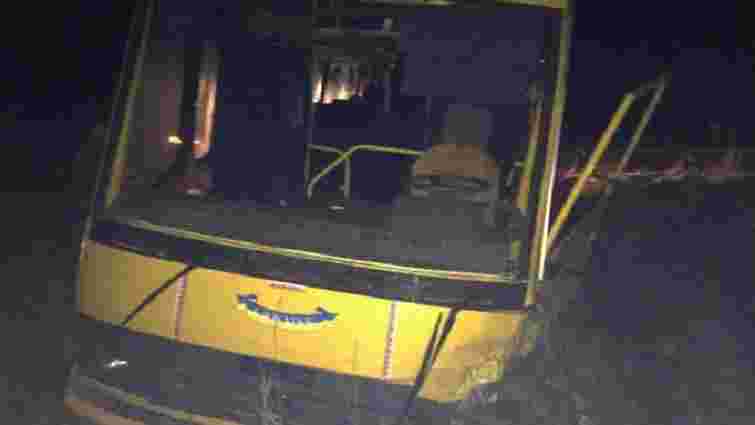 На Житомирщині шкільний автобус потрапив у ДТП, є загиблий та постраждалі