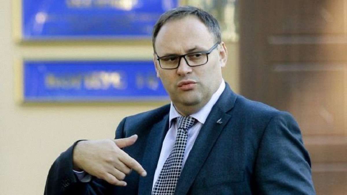 Підозрюваному у розкраданні держкоштів Владиславу Каськіву дозволили виїхати за кордон