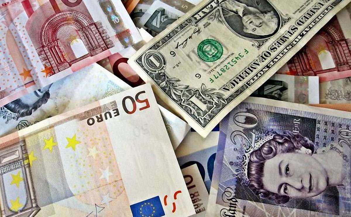 Українці зможуть вільно ввозити до країни більше €10 тис.