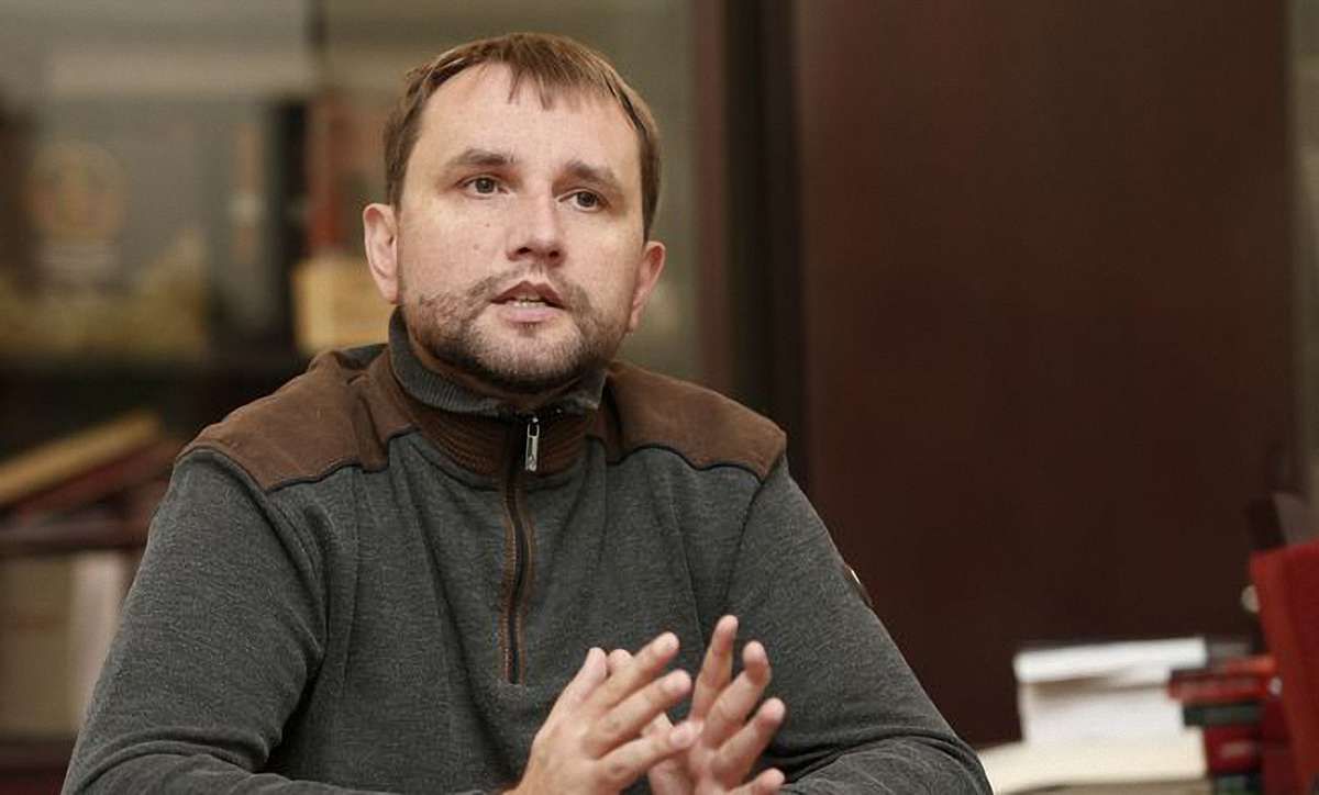 В'ятрович розкритикував заяву президента Польщі про відновлення українських пам’ятників