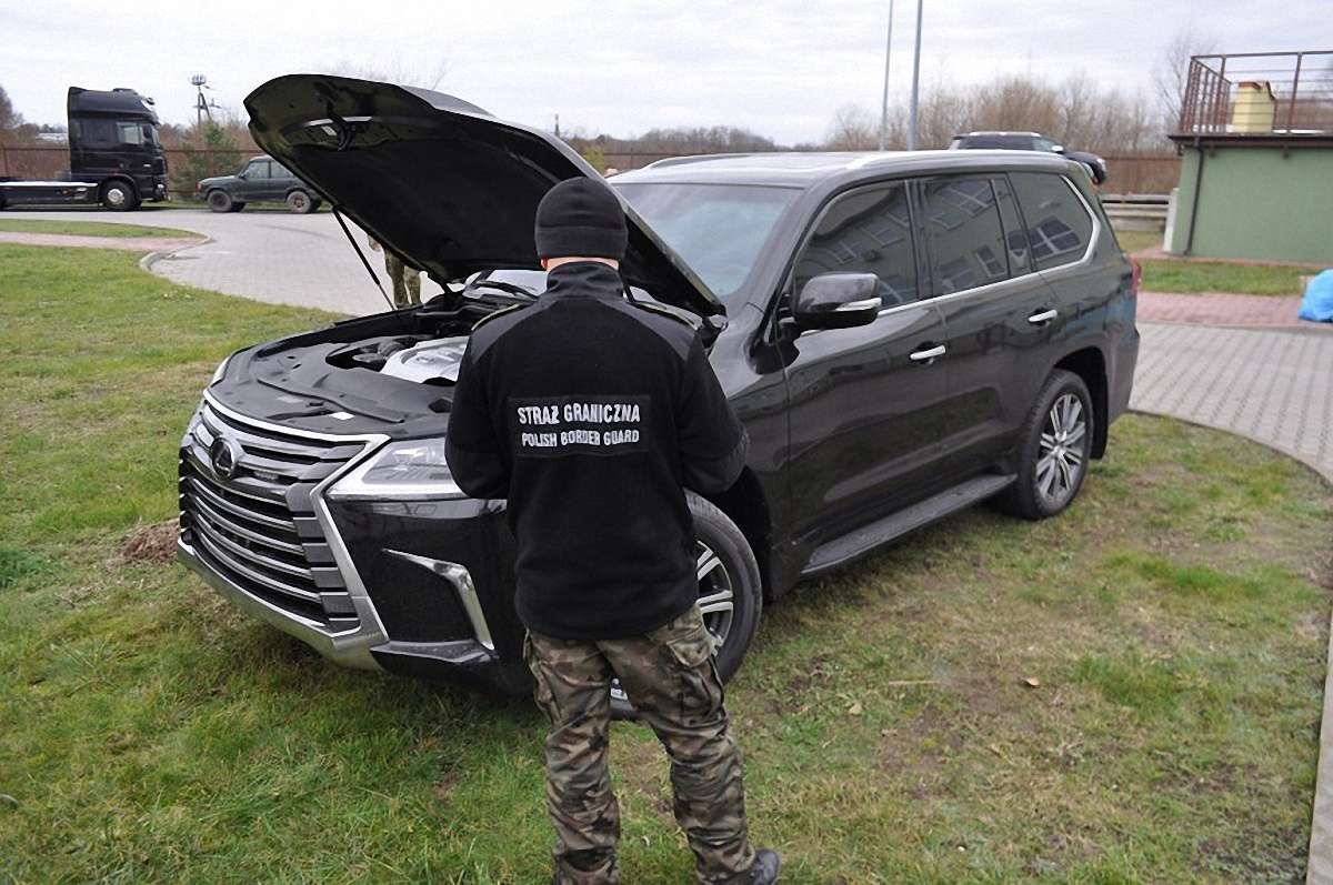 Українець намагався вивезти з Польщі викрадений в Росії Lexus вартістю ₴3,75 млн