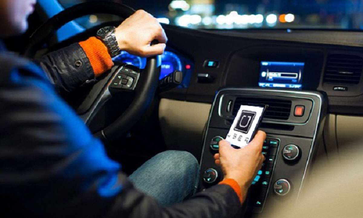 Uber дозволив давати чайові водіям в Україні