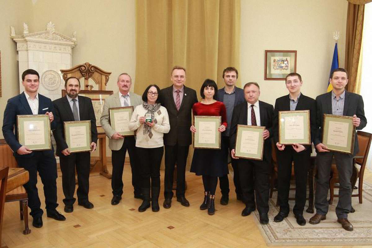 Десять найкращих науковців отримали по ₴25 тис. від Львівської міськради
