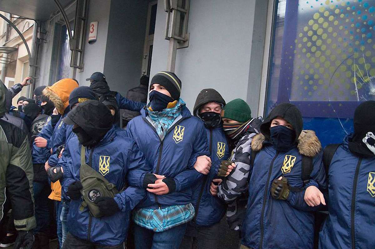 У Львові праворадикали влаштували погроми у трьох гральних закладах
