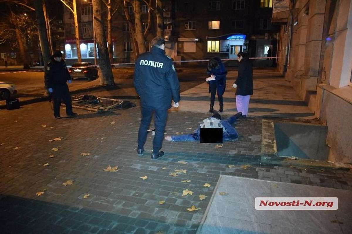 У Миколаєві загинув військовий, який провалився у 3-метрову яму