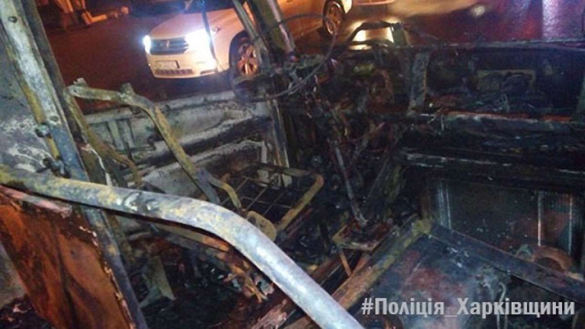 У Харкові горіла маршрутка з пасажирами