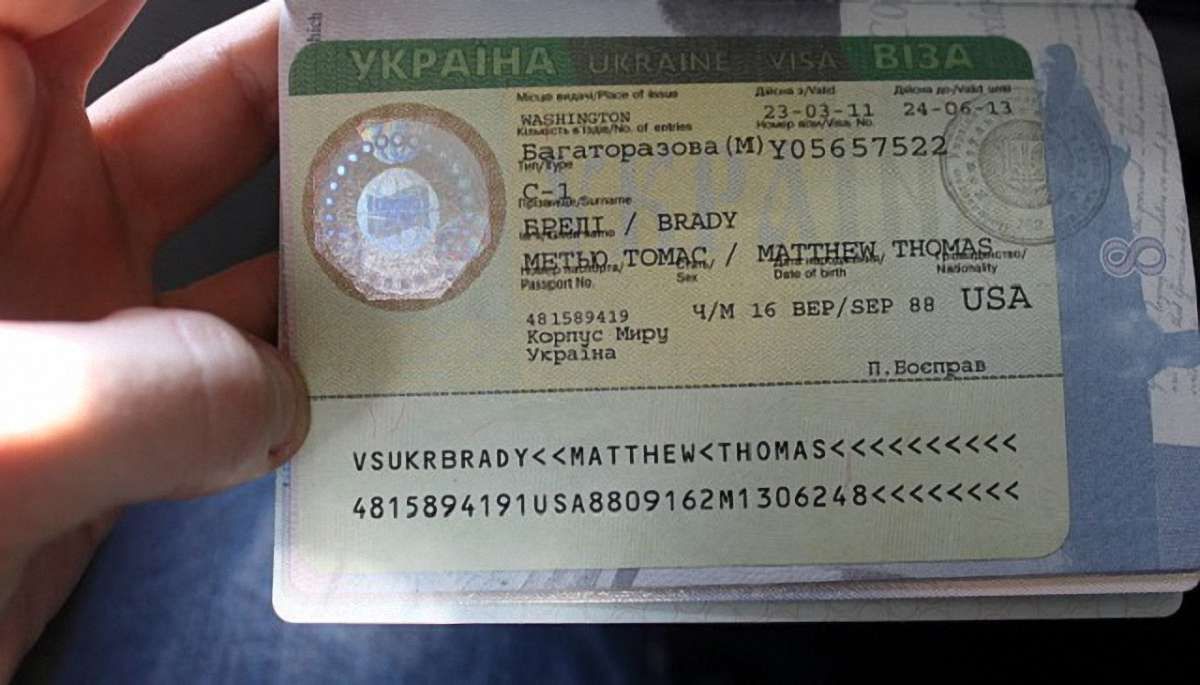 Україна планує запровадити електронні візи для іноземців