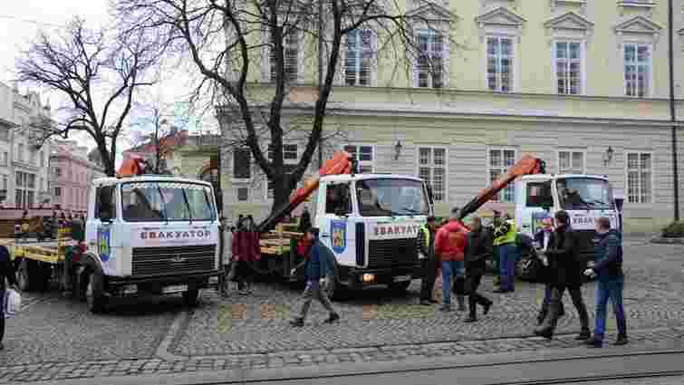 Впродовж 5 днів у Львові на арештмайданчик забрали 42 автомобілі