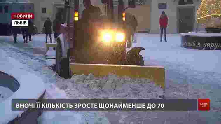 На дорогах загального користування Львівщини працює 36 одиниць снігоприбиральної техніки
