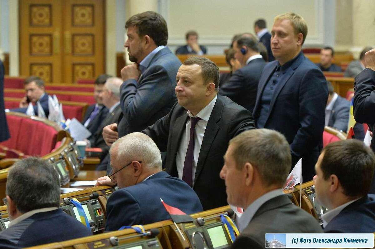 Верховна Рада відкликала депутатський проект про Антикорупційний суд