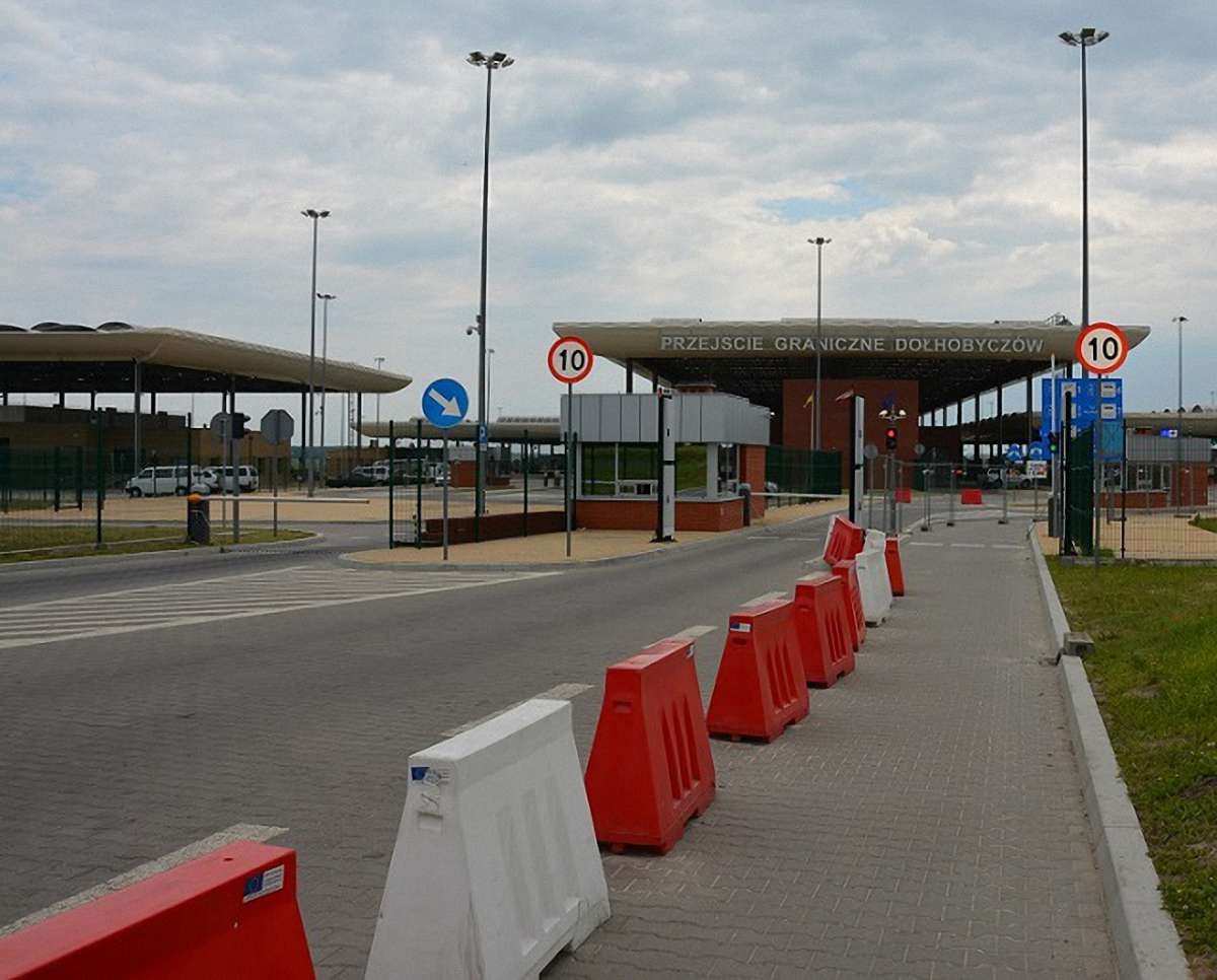 Дію пішого переходу у пункті пропуску «Угринів-Долгобичув» продовжили ще на півроку