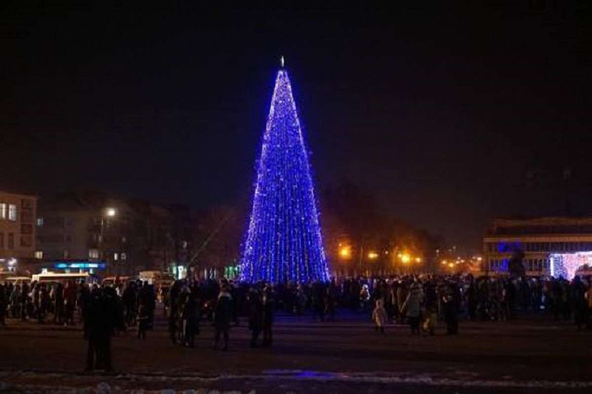 У Червонограді хулігани вкрали гірлянди з міської ялинки