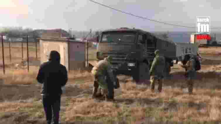 В окупованому Криму люди блокували військові КАМАЗи російських силовиків