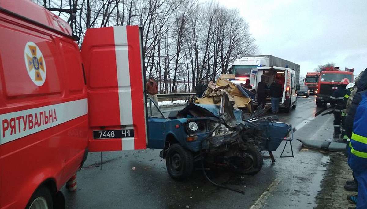 У ДТП з рейсовим автобусом на Стрийщині постраждали п'ятеро людей