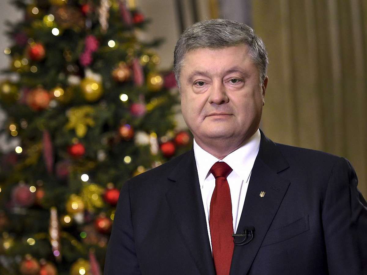 Порошенко привітав українців з Різдвом Христовим за григоріанським календарем