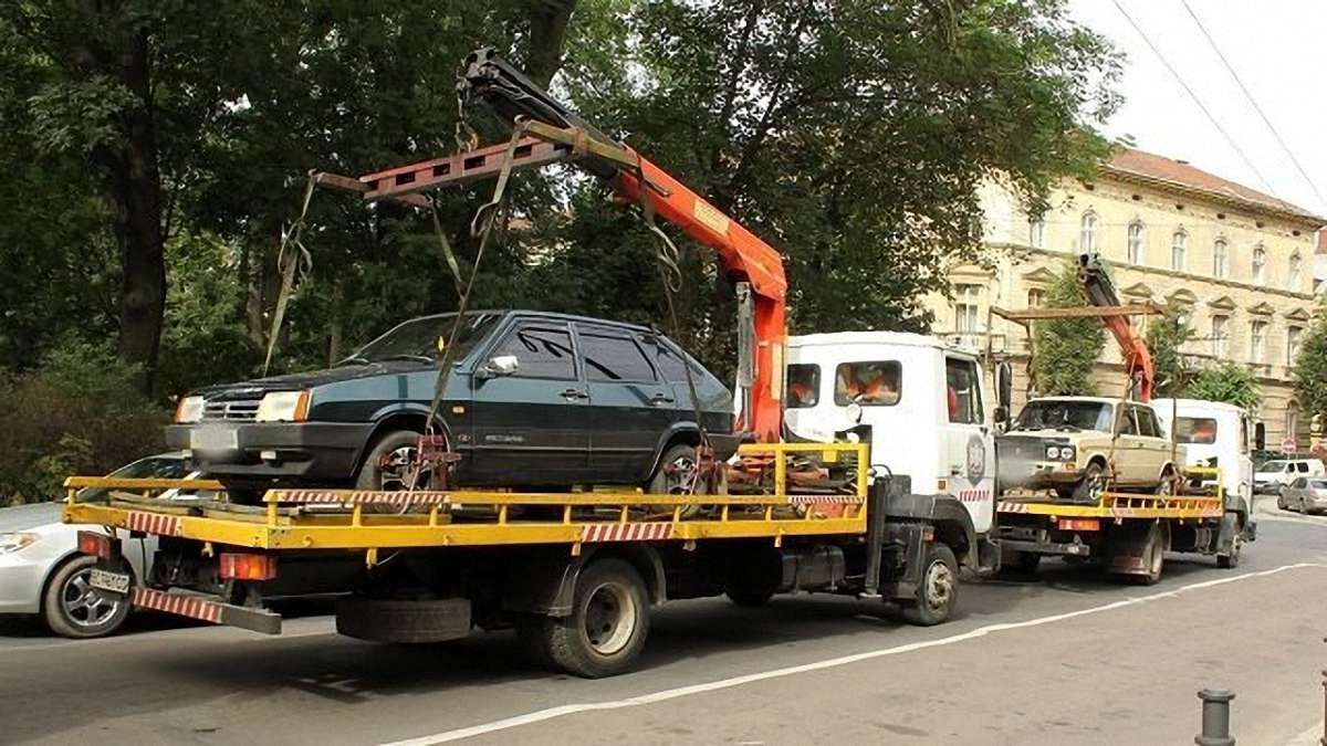 У Львові впродовж вихідних на арештмайданчик було евакуйовано 11 автомобілів