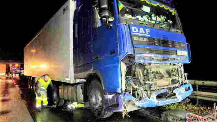 У Німеччині п'яний українець на вантажівці протаранив патрульне авто: загинула поліцейська