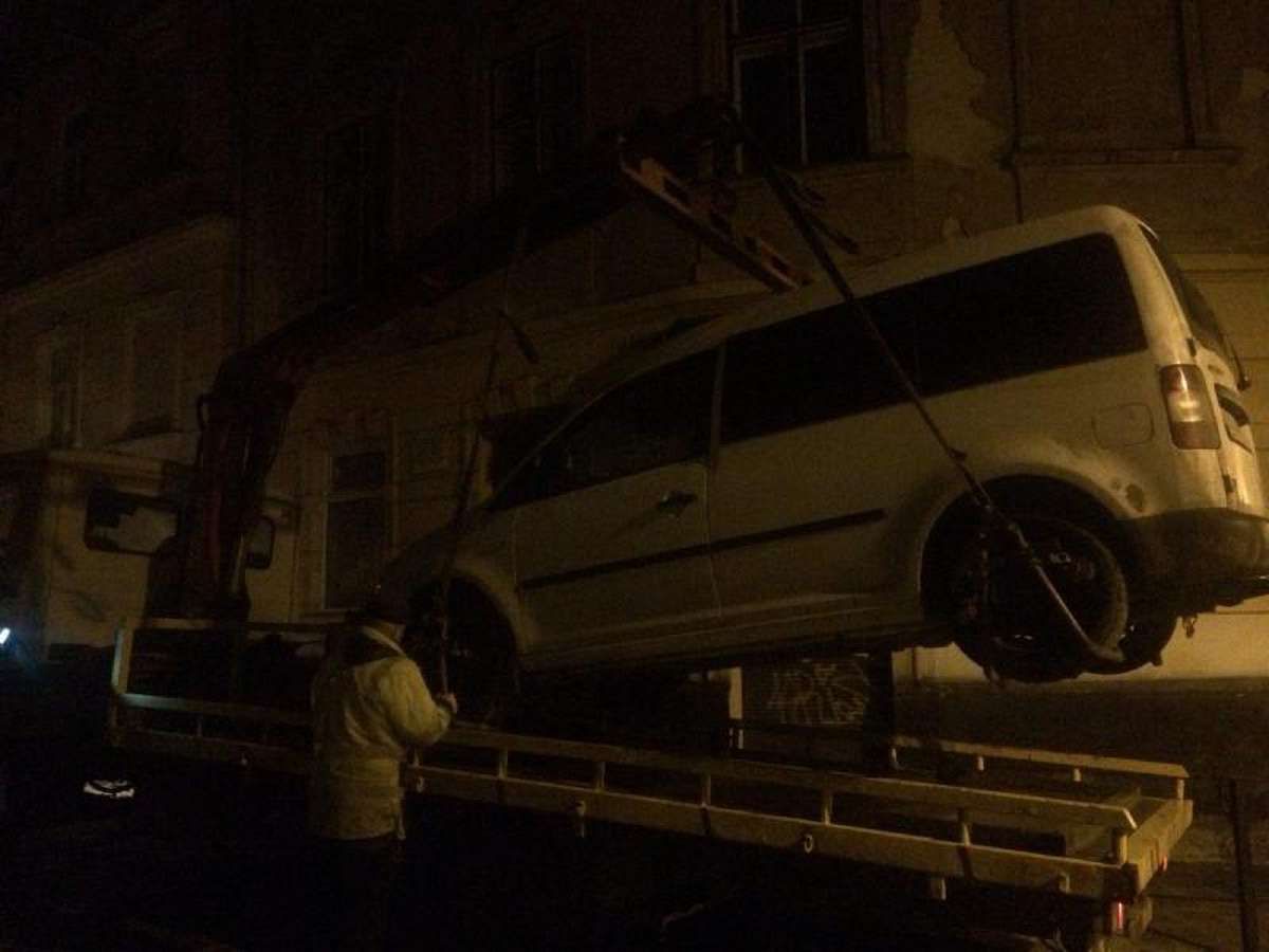 У Львові за добу на арештмайданчик забрали п’ять автомобілів