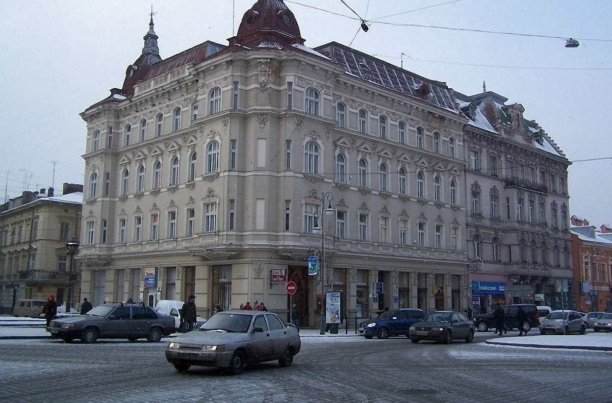 Дубневичі перетворять два житлові будинки в центрі Львова на готель