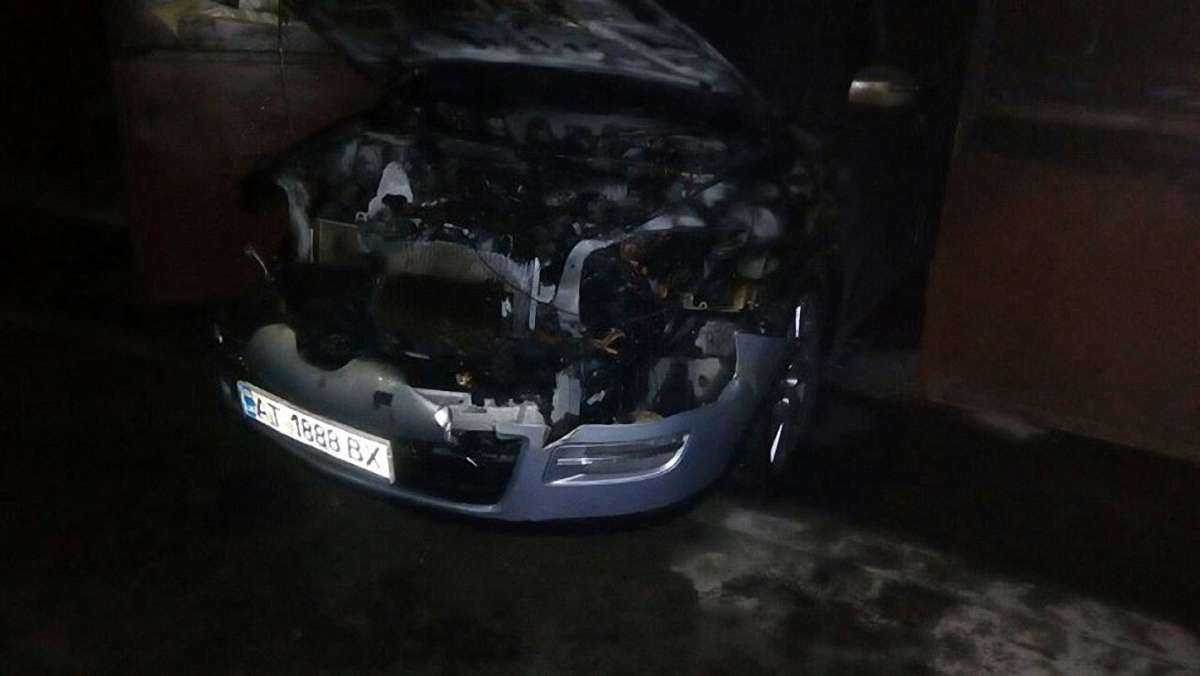 На території гаражного кооперативу у Львові горів автомобіль