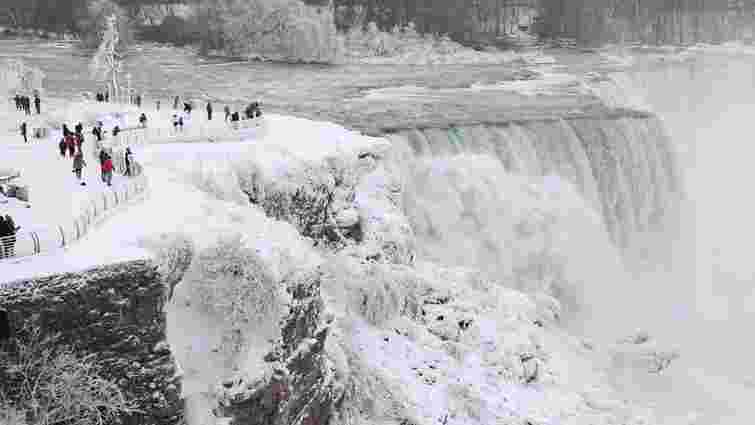 Через сильне похолодання у США замерз Ніагарський водоспад