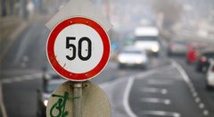 Швидкість руху автомобілів у містах знижена до 50 км/год