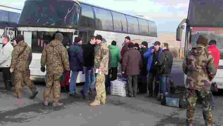 Звільнені з полону військовослужбовці пройдуть реабілітацію у військовому госпіталі в Києві