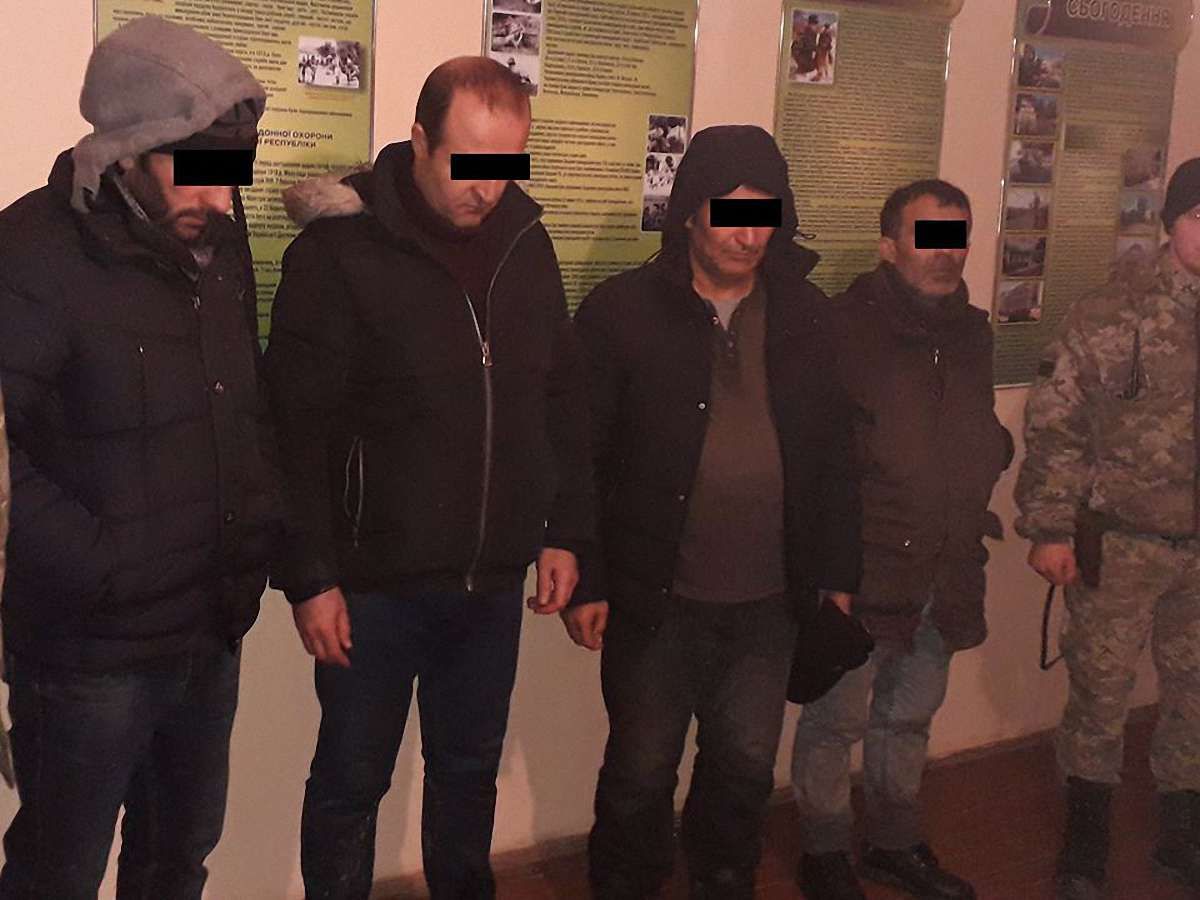 У горах на Львівщині затримали турецьких нелегалів