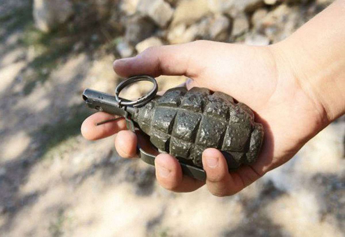 У Маріуполі чоловік під час сварки збирався підірвати гранатою свою дружину і дітей