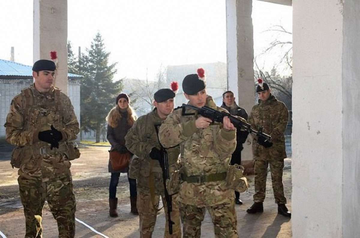 Інструктори з Великої Британії почали готувати українських військових правоохоронців